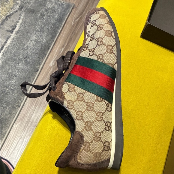 Authentic used Gucci Beige and Brown Men's Shoes. - Picture 4 of 14